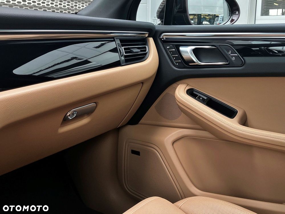 Porsche Macan - 34