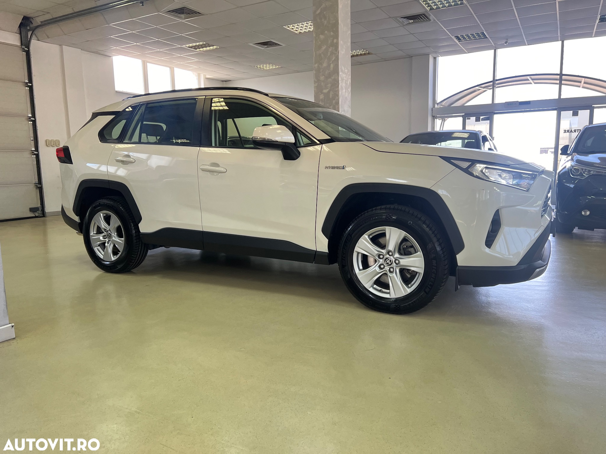 Toyota RAV4 - 8