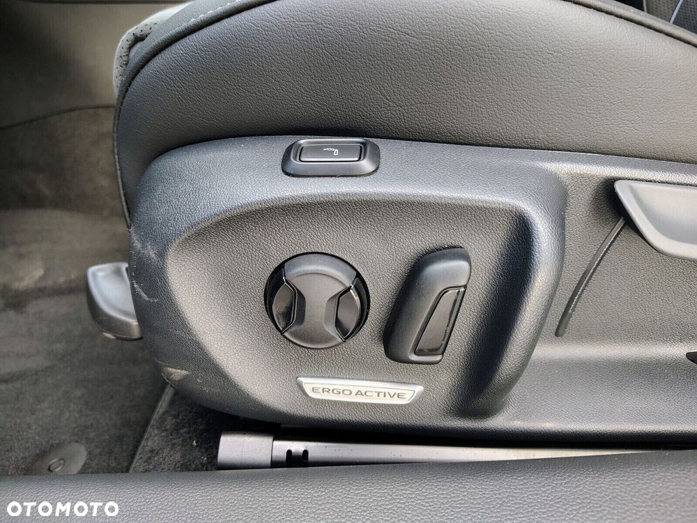 Volkswagen Passat - 14