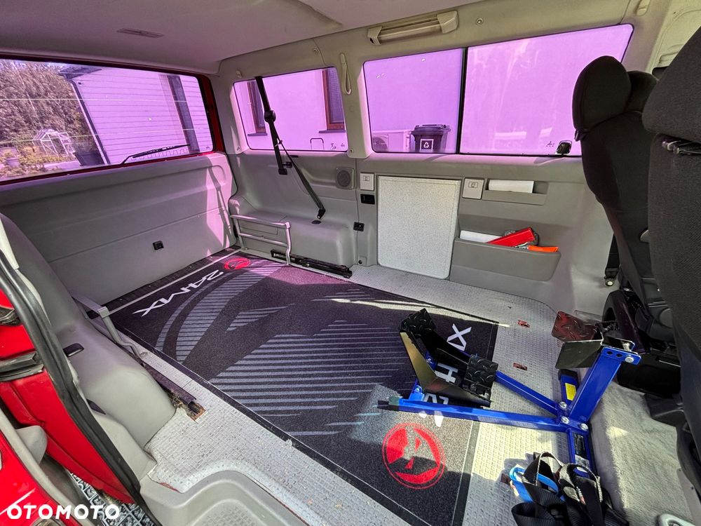 Volkswagen Multivan - 20