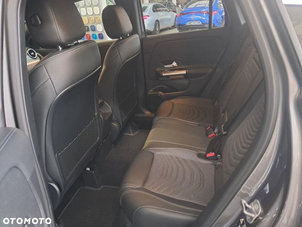 Mercedes-Benz GLA - 26