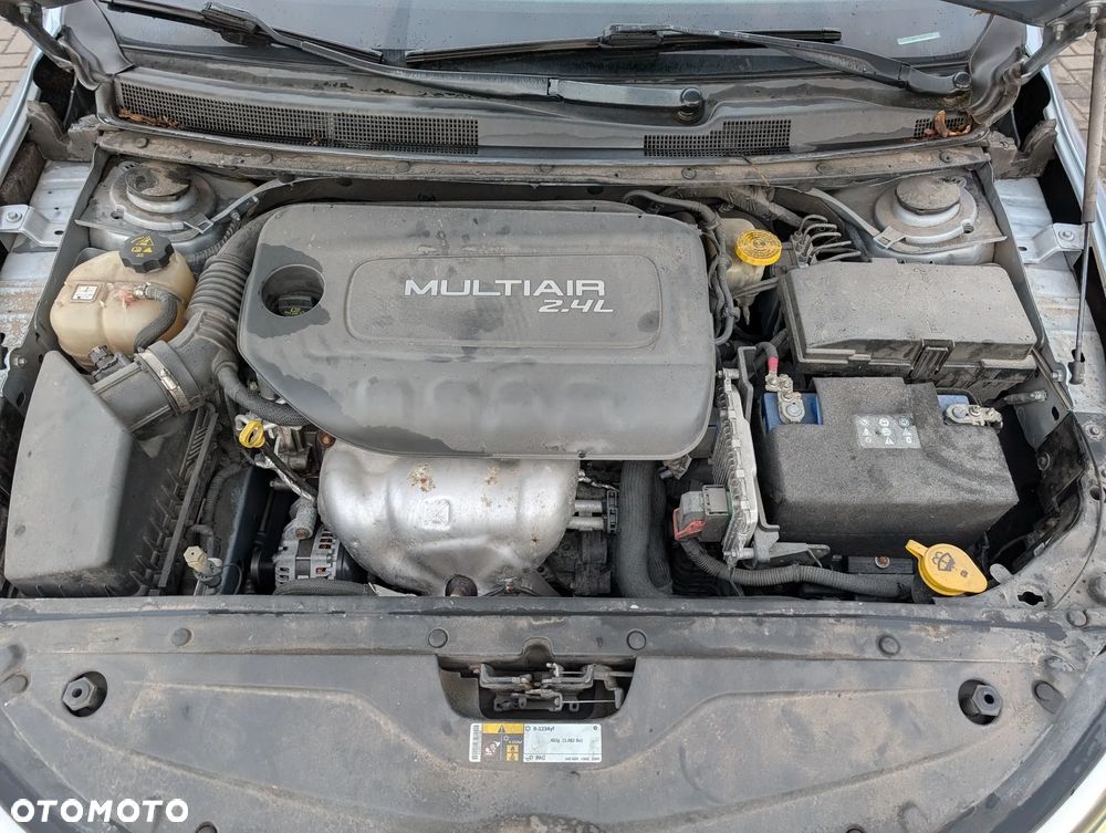 Chrysler 200 - 24