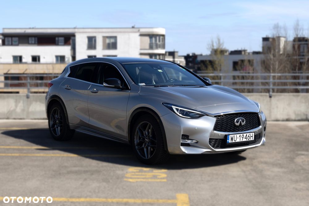Infiniti Q30 - 4