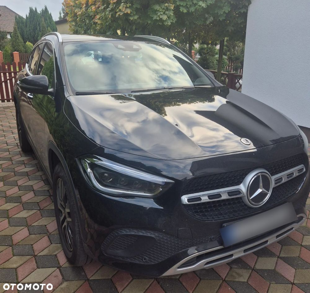 Mercedes-Benz GLA 200 Business Edition - 1