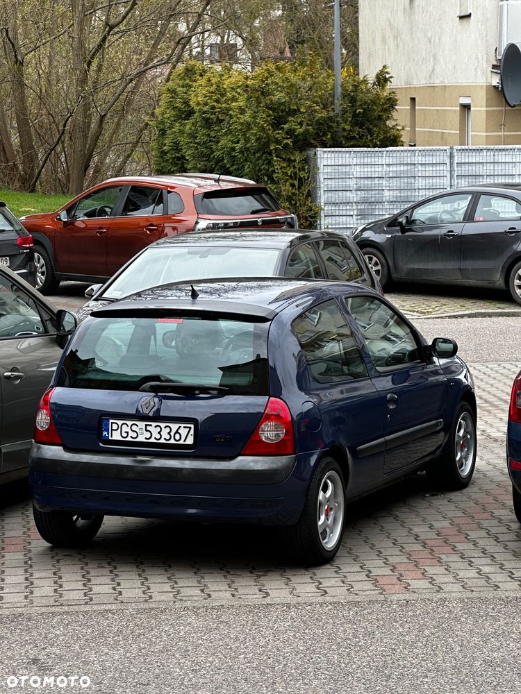 Renault Clio - 15