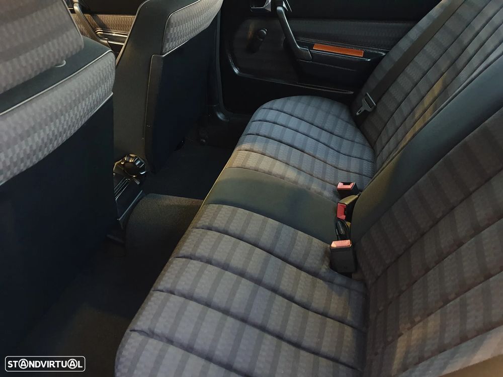 Mercedes-Benz W201 (1982-1993) 190 D 2.5 Turbo - 18