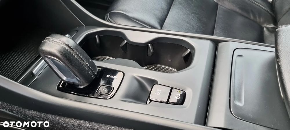 Volvo XC 40 D3 Momentum Pro - 22