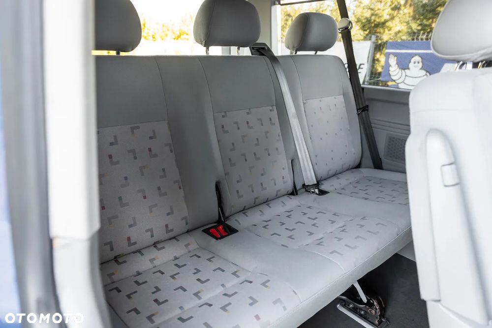 Volkswagen Caravelle - 27