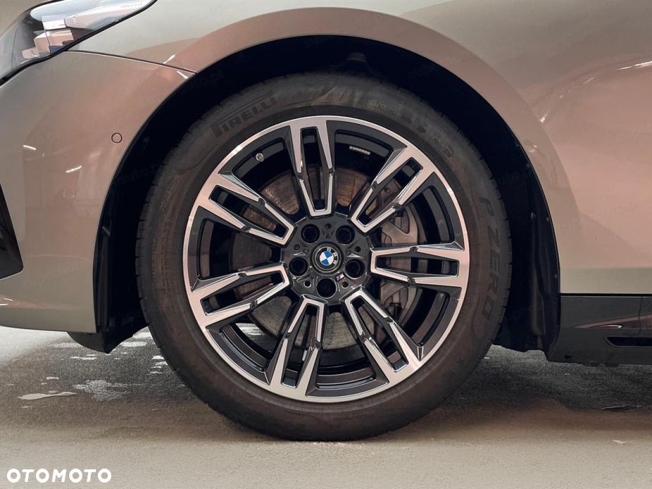BMW Seria 5 520d mHEV M Sport - 12
