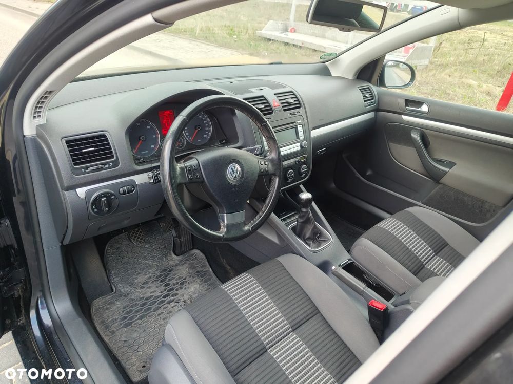 Volkswagen Golf 1.9 TDI DPF United BlueMotion - 16