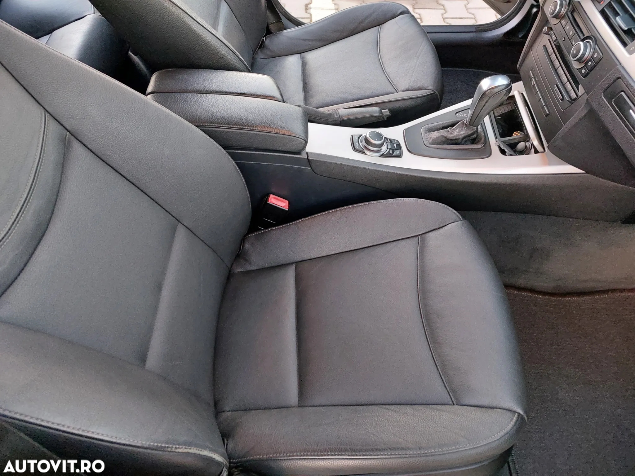 BMW Seria 3 320d DPF Touring Aut. - 22