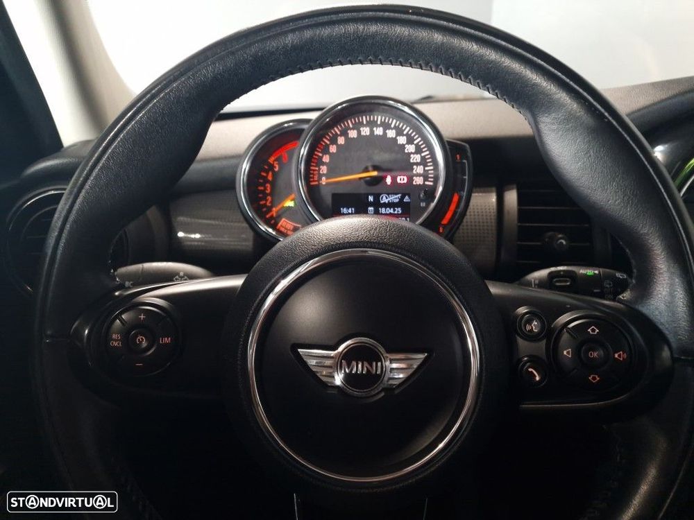 MINI 5 Portas Cooper D - 28
