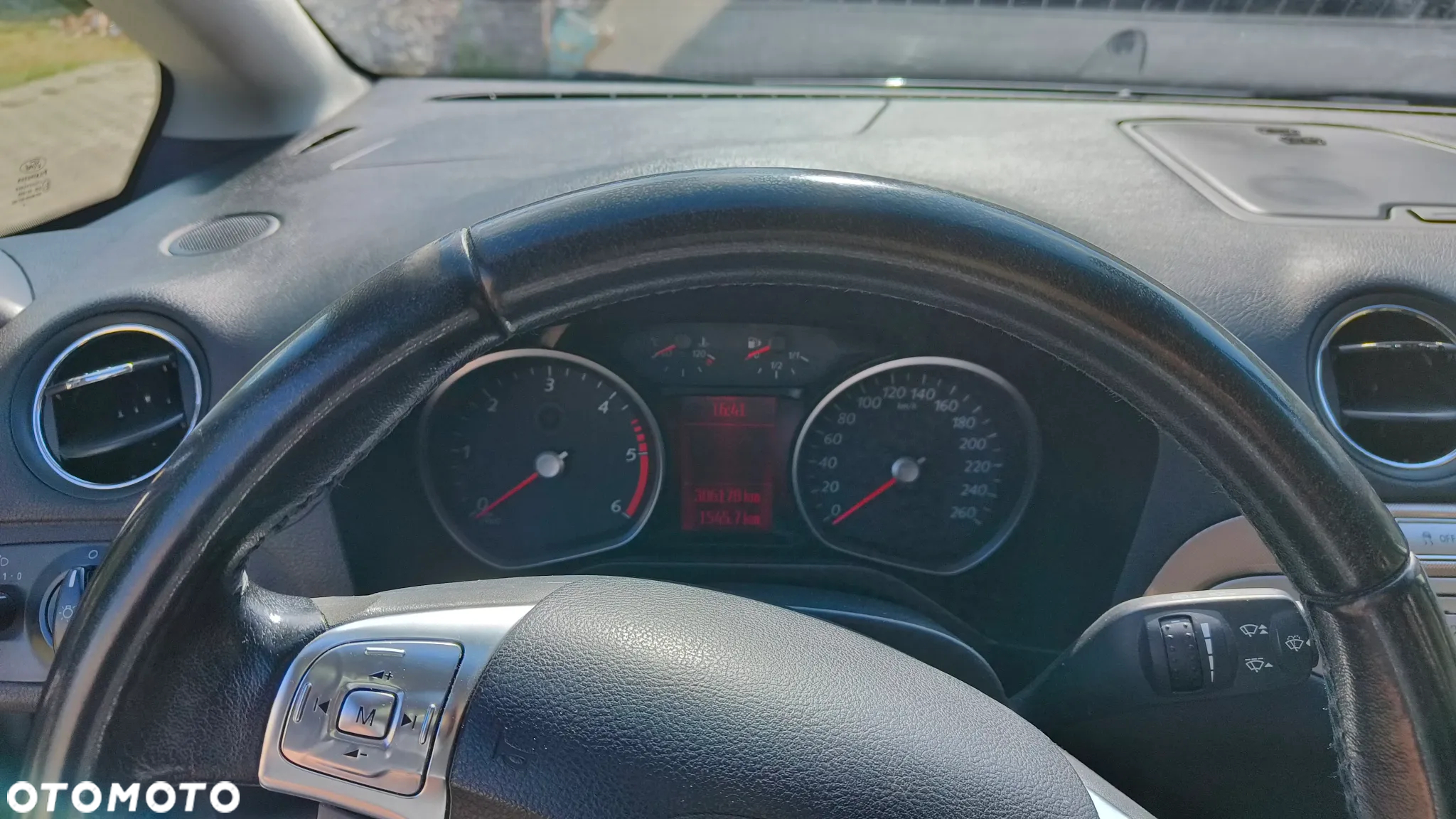 Ford S-Max - 11