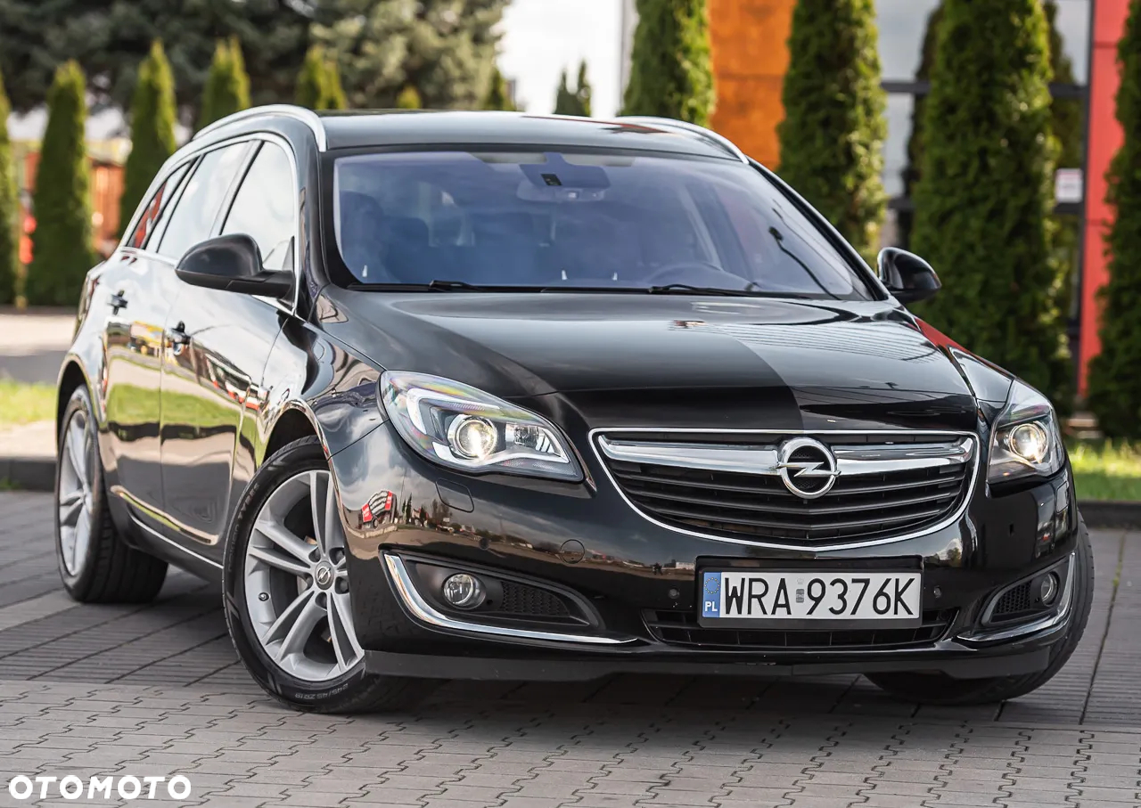 Opel Insignia 2.0 SIDI Turbo 4x4 Sports Tourer - 2