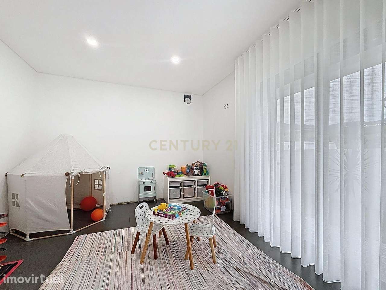 Moradia Recente com Vista Mar e Serra – Qualidade, Conforto e Tranquil - Grande imagem: 5/23