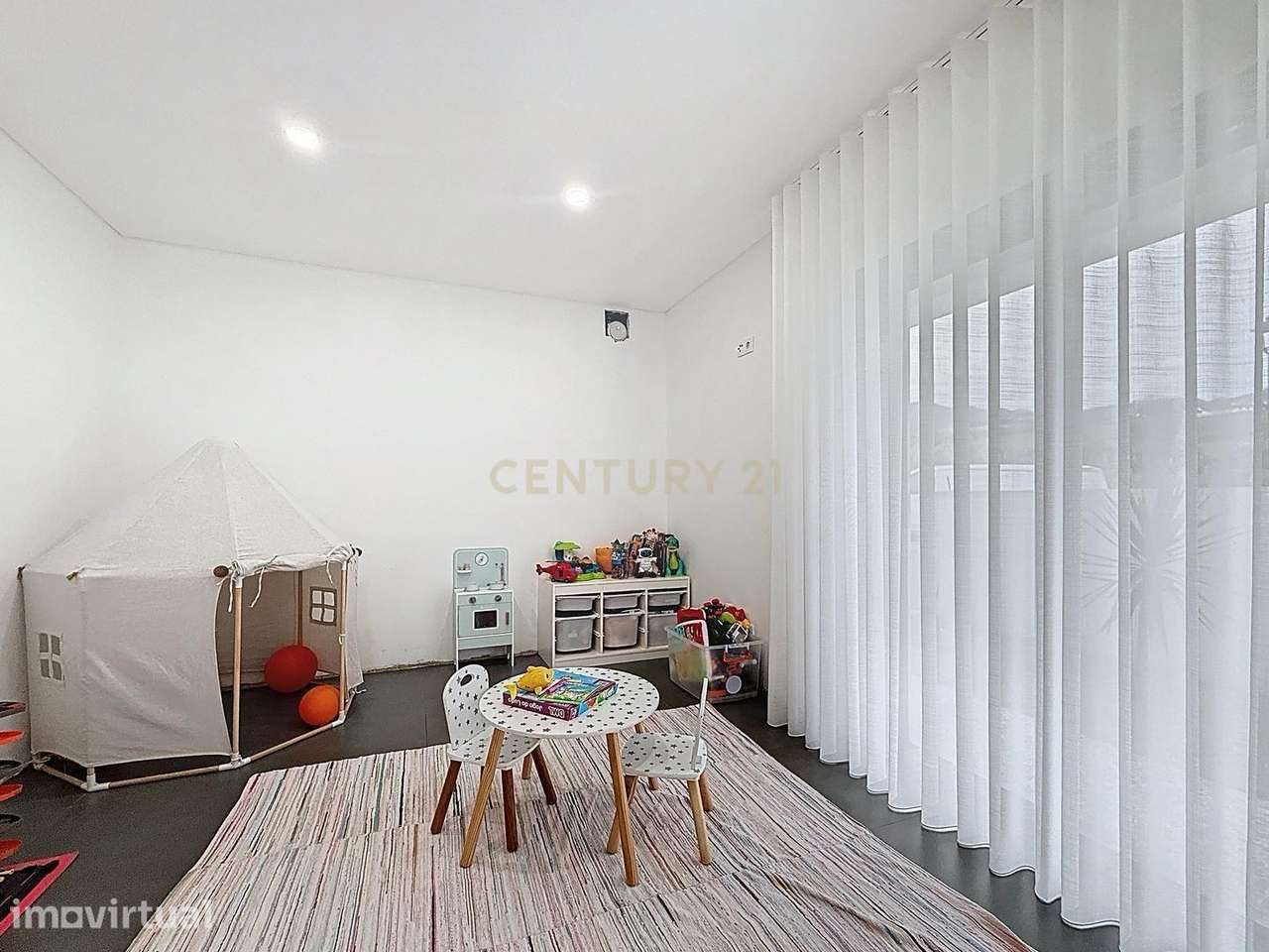 Moradia Recente com Vista Mar e Serra – Qualidade, Conforto e Tranquil - Grande imagem: 5/23