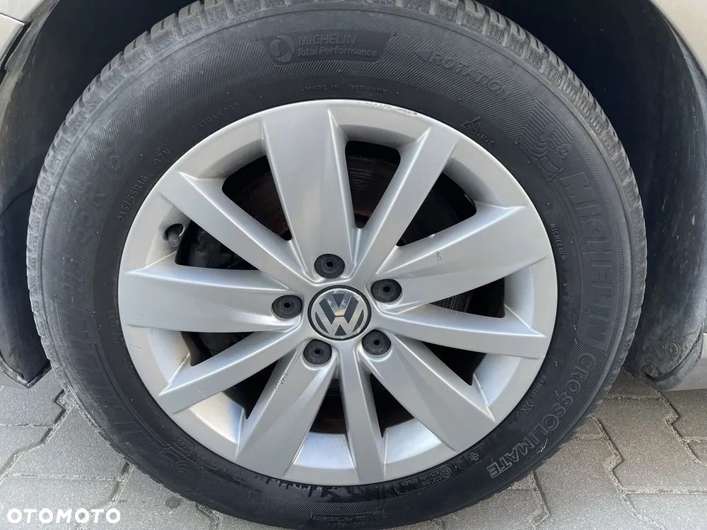 Volkswagen Passat 2.0 TDI DPF BlueMotion Technology Highline - 16
