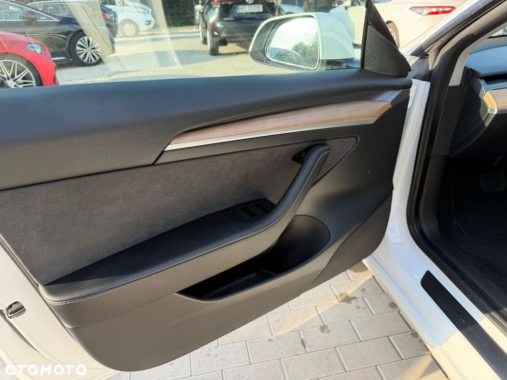 Tesla Model 3 - 18