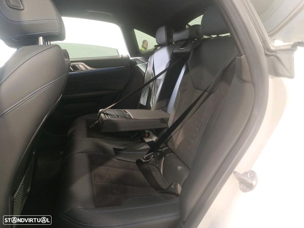 BMW i4 eDrive40 Desportiva M - 10