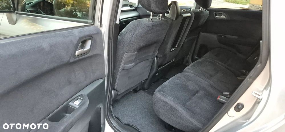 Honda FR-V 1.7 - 12