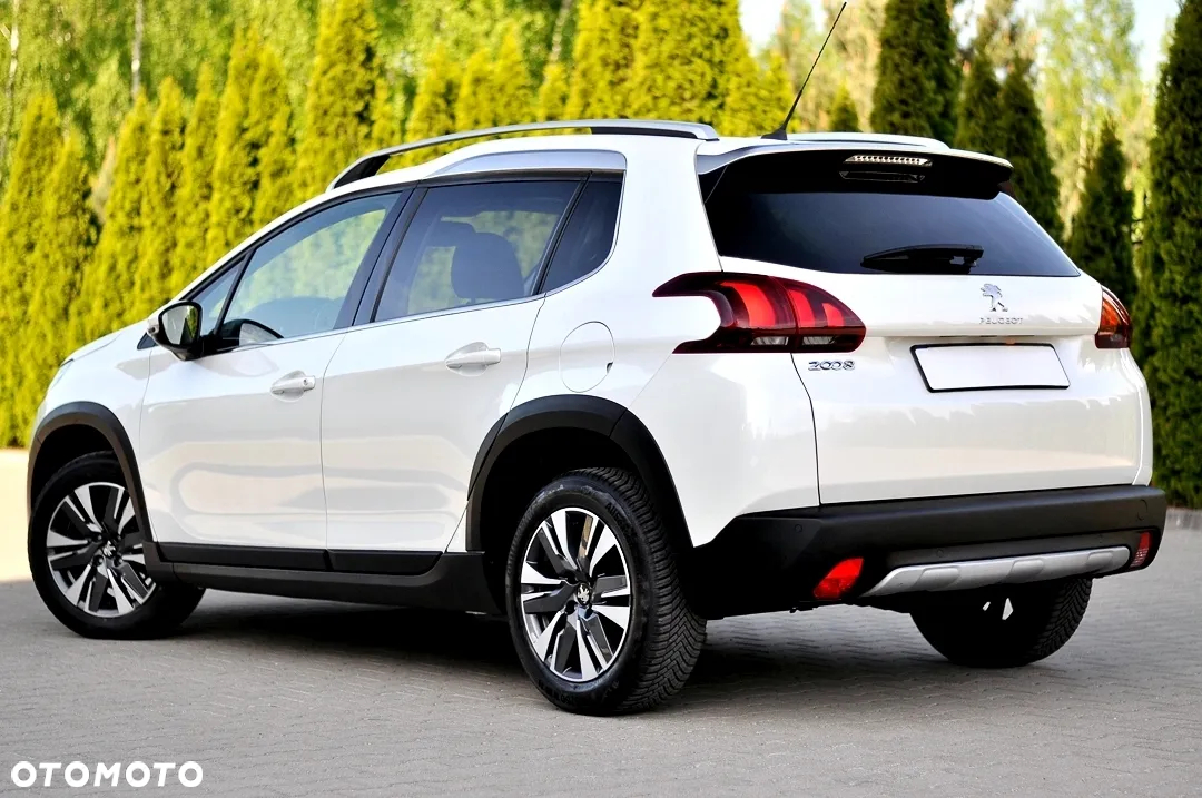 Peugeot 2008 1.2 Pure Tech GPF Allure S&S - 10