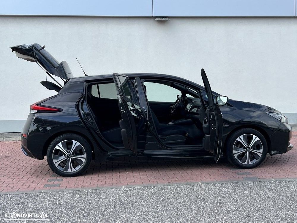 Nissan Leaf N-Connecta Two Tone - 31