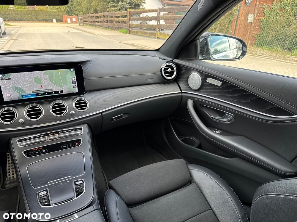 Mercedes-Benz Klasa E 200 4-Matic AMG - 14