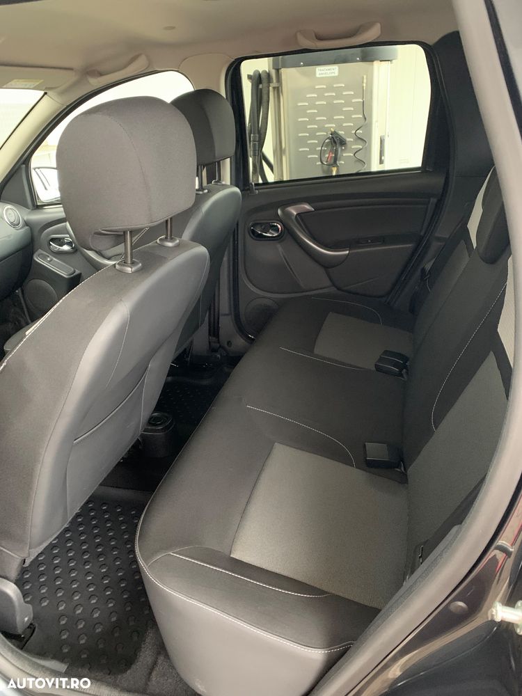 Dacia Duster 1.6 4x2 Laureate - 3