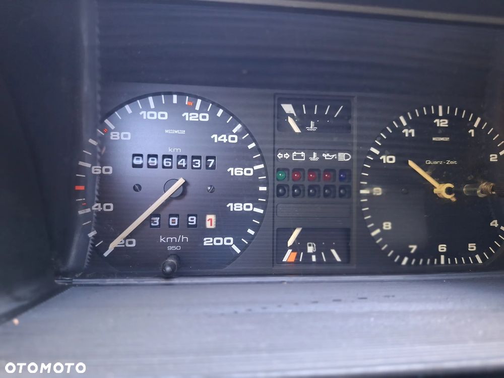 Volkswagen Golf 1.6 GL - 14