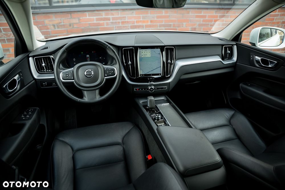 Volvo XC 60 B4 D Geartronic Momentum Pro - 26
