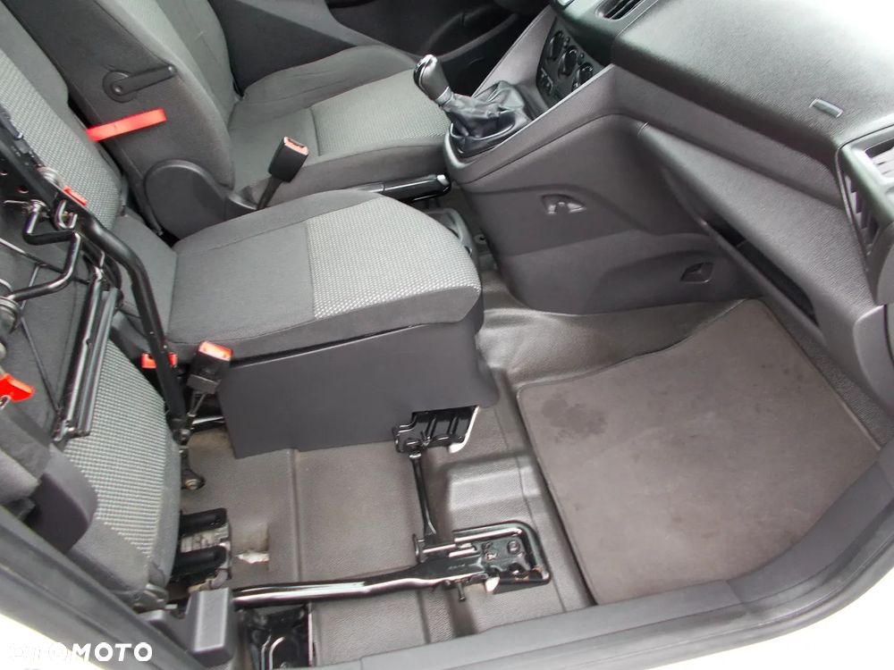 Ford Transit Connect - 16