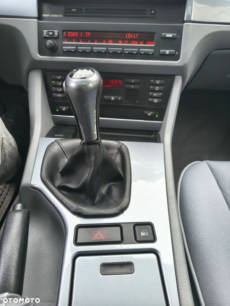BMW Seria 5 520i Touring Edition Exclusive - 16