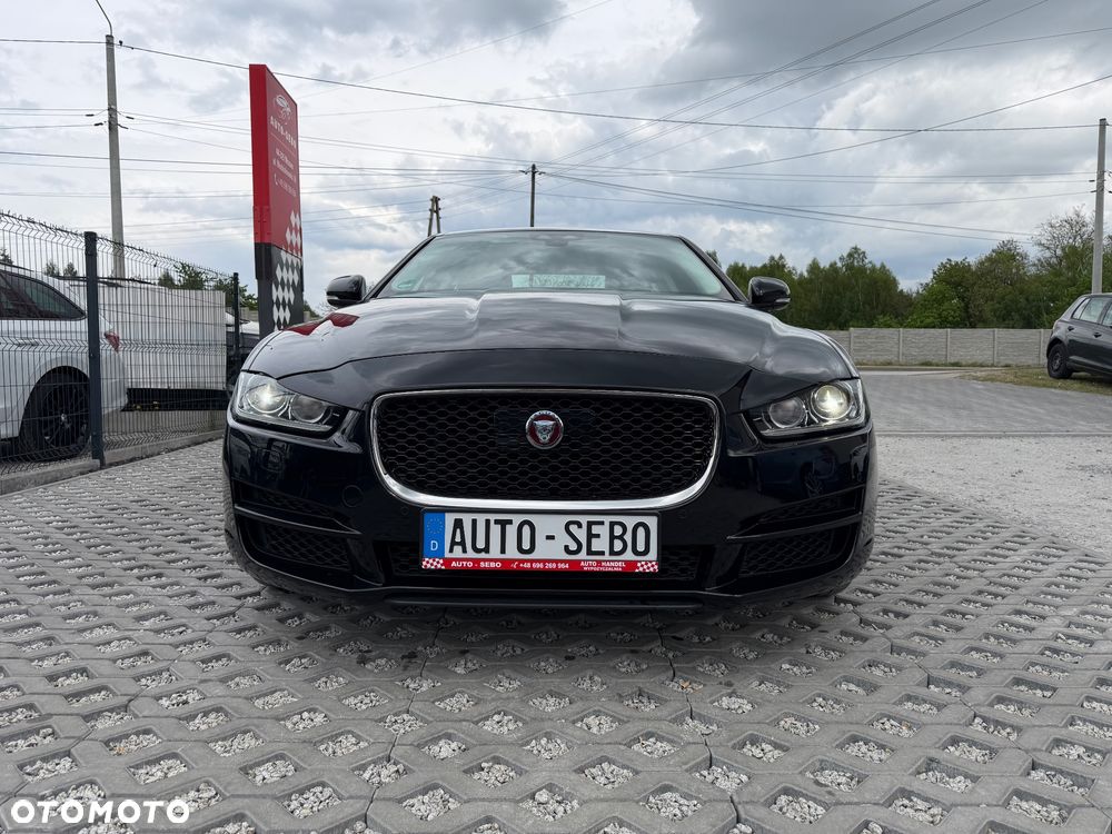 Jaguar XE 20t Prestige - 4