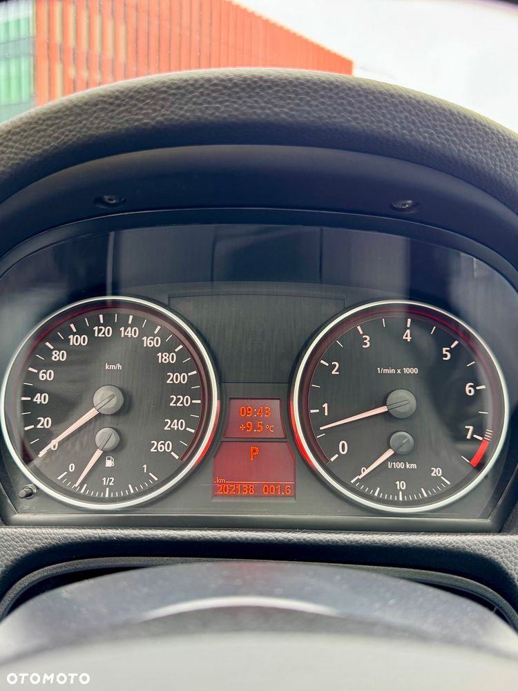 BMW Seria 3 325i - 34