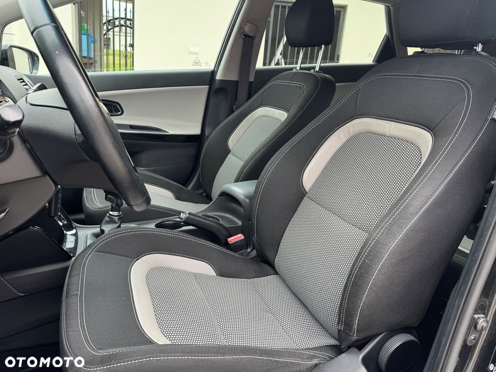 Kia Ceed 1.6 GDI Fifa World Cup Edition - 18