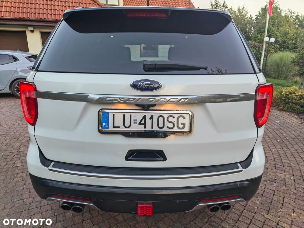 Ford Explorer 2018 photo 2