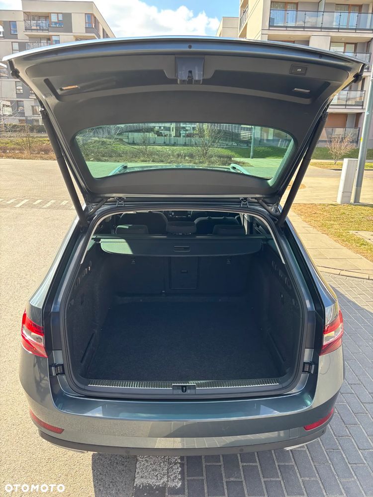 Skoda Superb 2.0 TDI DSG Style - 22