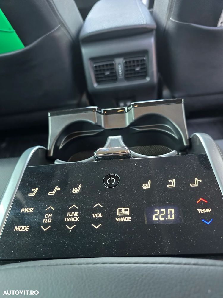Toyota Camry 2.5 Exclusive - 10