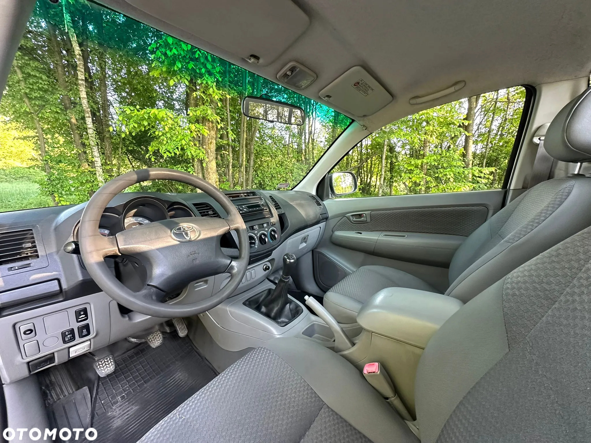 Toyota Hilux 2.5 D-4D DLX + 2os - 16