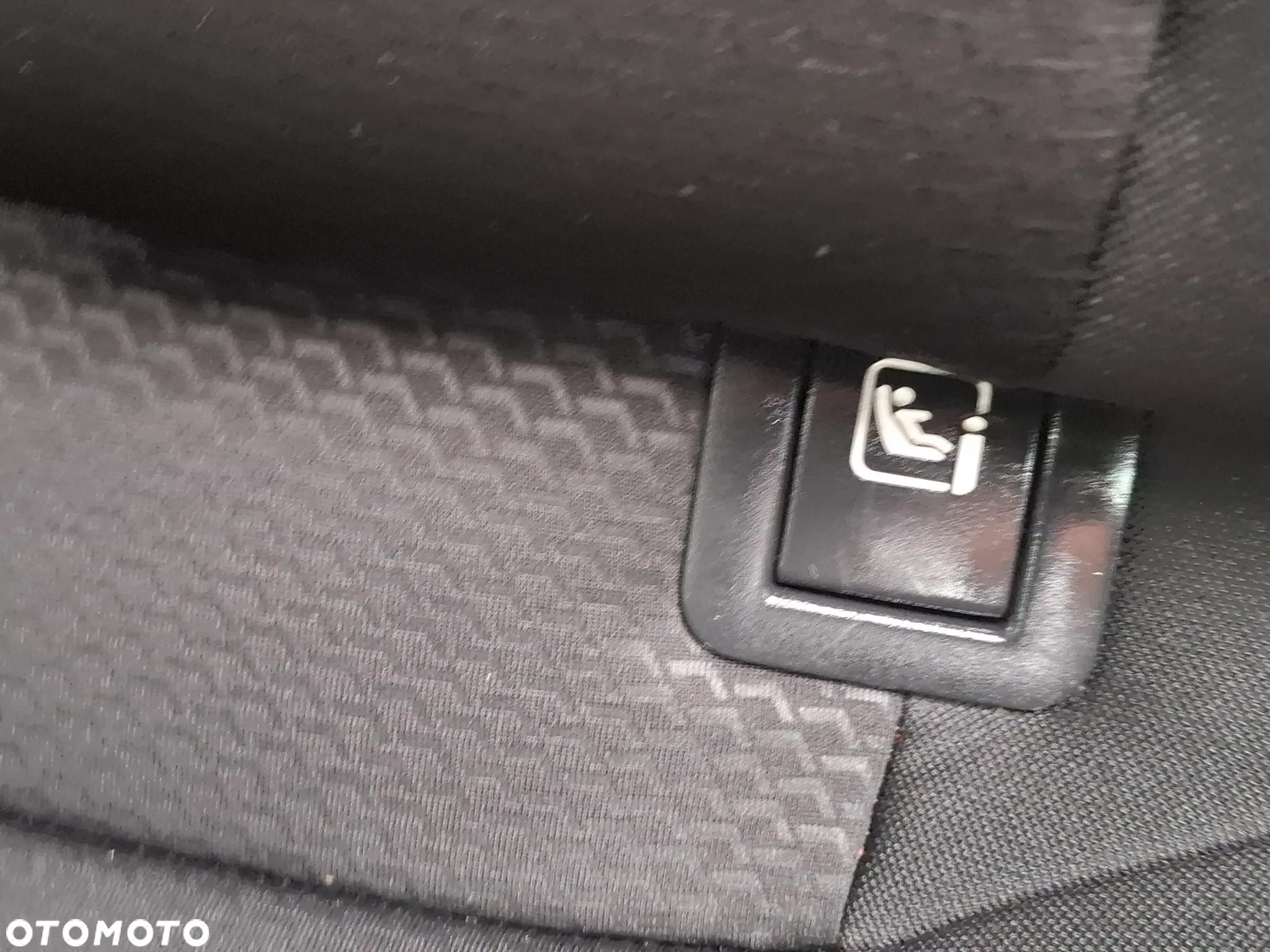 Hyundai i30 1.6 CRDI Fifa World Cup Edition - 24