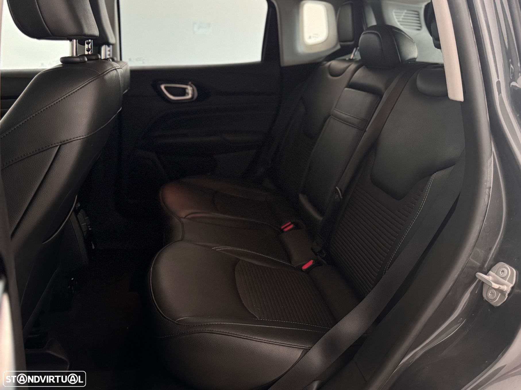 Jeep Compass - 23