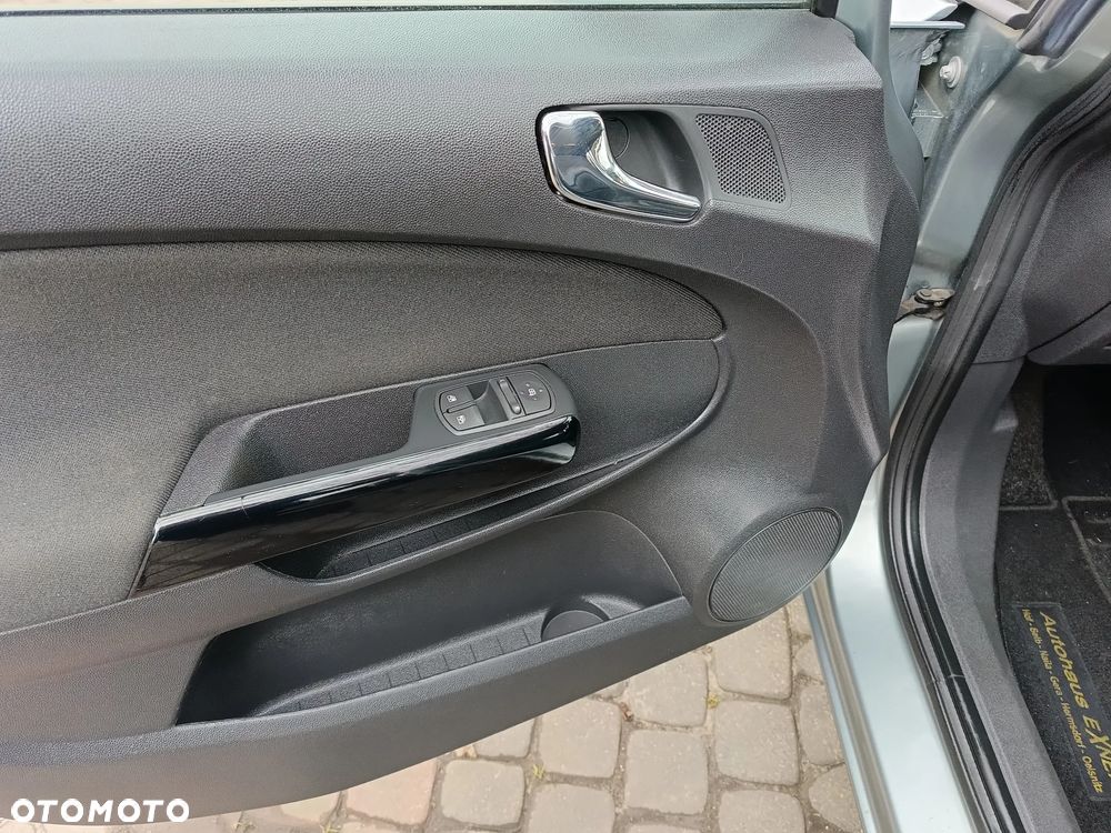 Opel Corsa 1.2 16V Cosmo - 9