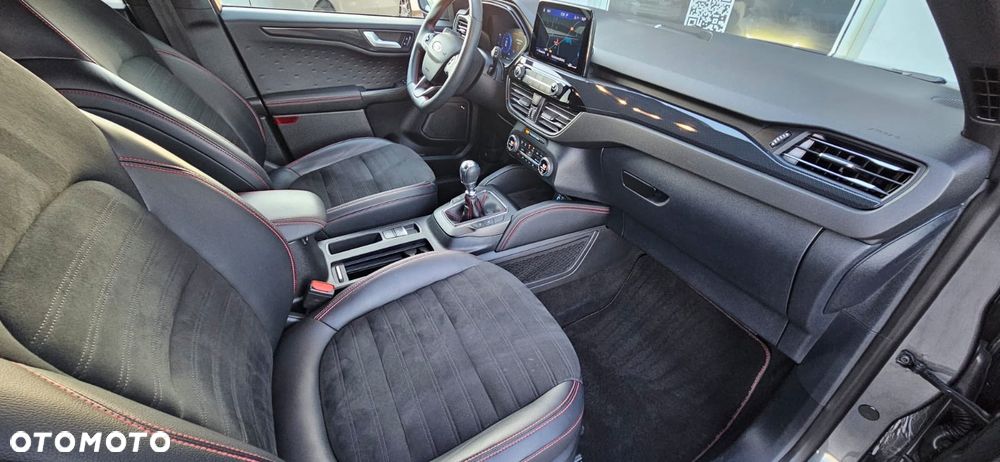 Ford Kuga 1.5 EcoBoost FWD ST-Line X - 37