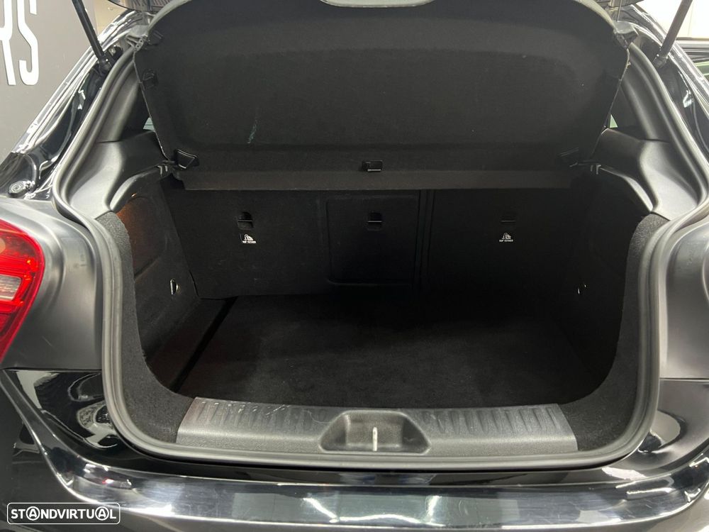 Mercedes-Benz A 180 d AMG Line - 14