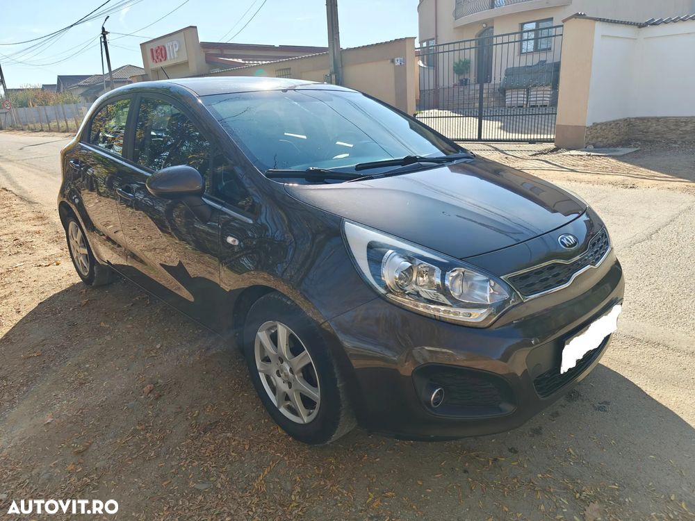 Kia Rio 1.2 Fifa World Cup Edition - 2