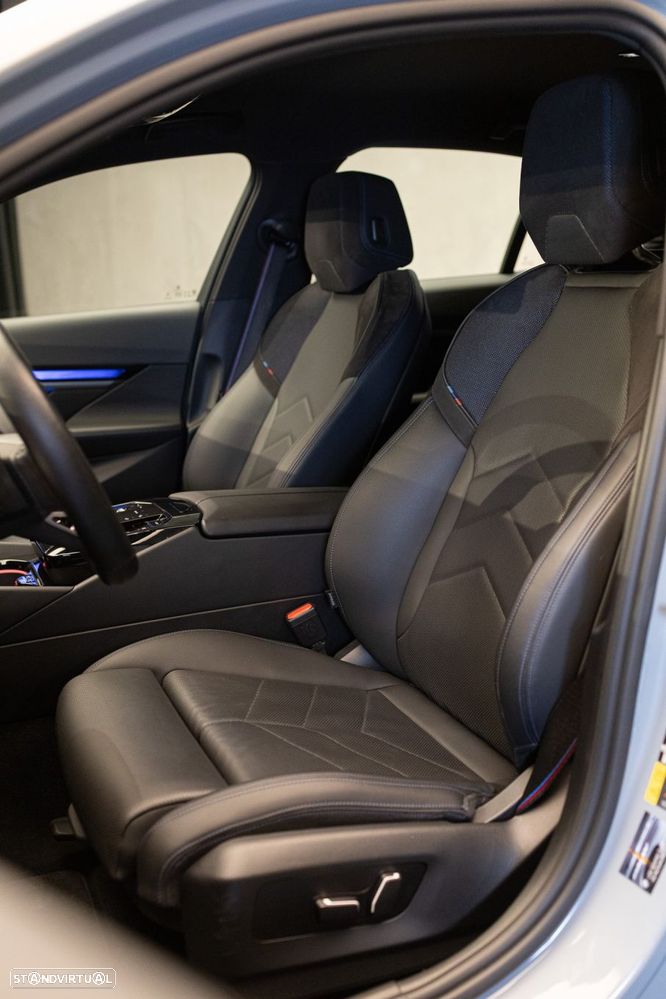 BMW 530 e Pack Desportivo M Pro - 24