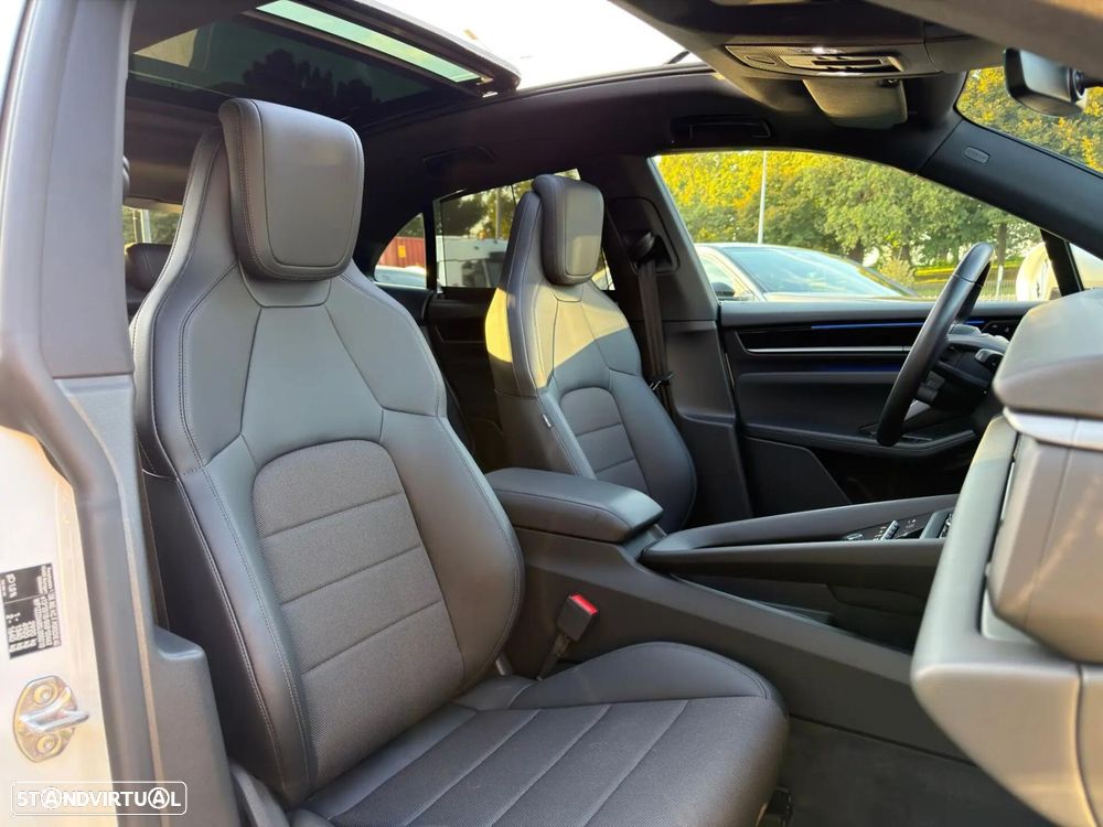 Porsche Macan Electric 4 - 25