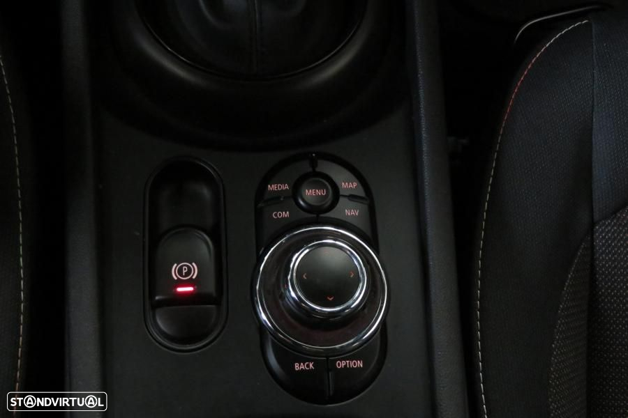 MINI Clubman Cooper Premium Essential Auto - 15