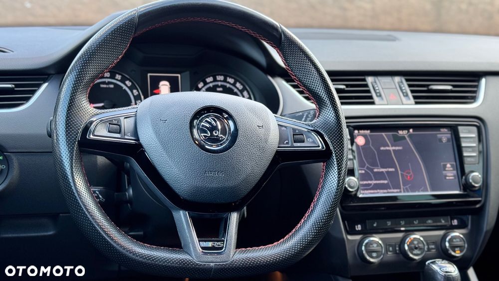Skoda Octavia 2.0 TDI DSG RS - 35