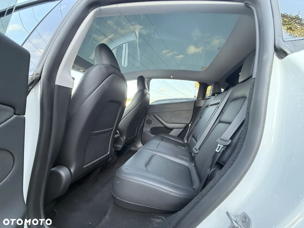 Tesla Model Y Performance AWD - 19